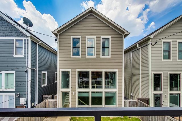 3625 N CAMPBELL Avenue, Chicago, IL 60618
