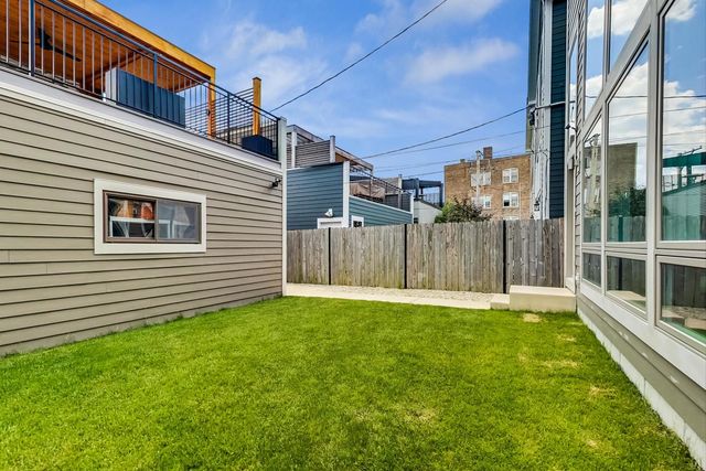 3625 N CAMPBELL Avenue, Chicago, IL 60618