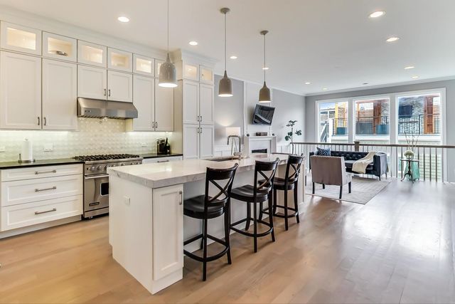 3625 N CAMPBELL Avenue, Chicago, IL 60618