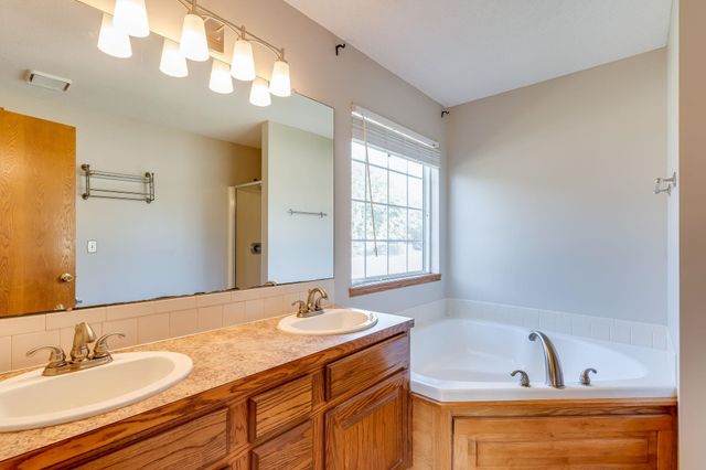 10701 W Harvest Ct., Wichita, KS 67212