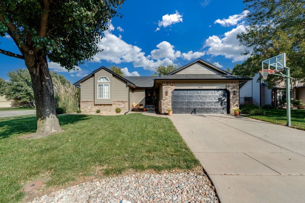 10701 W Harvest Ct., Wichita, KS 67212