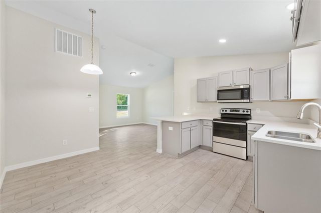 358 LOCUST ROAD, Ocala, FL 34480