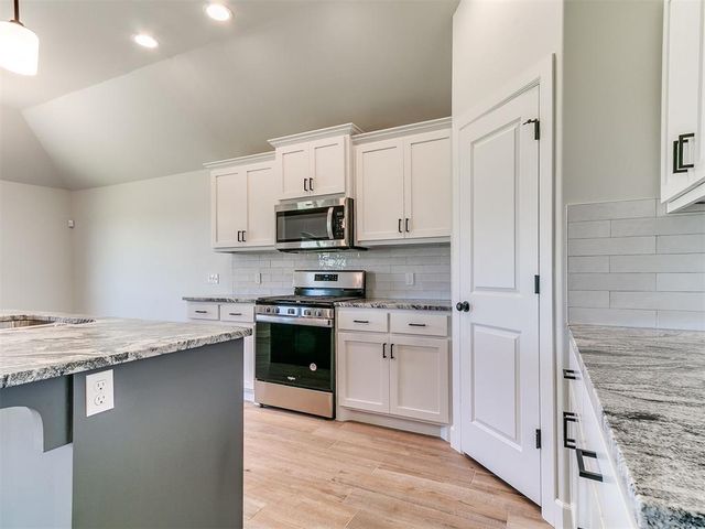 11833 NW 120th Street, Yukon, OK 73099