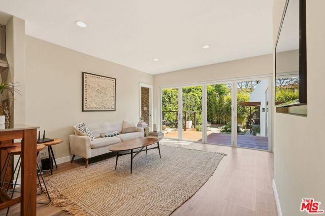 860 S Mullen Avenue, Los Angeles, CA 90005