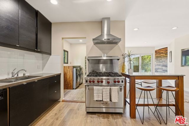 860 S Mullen Avenue, Los Angeles, CA 90005