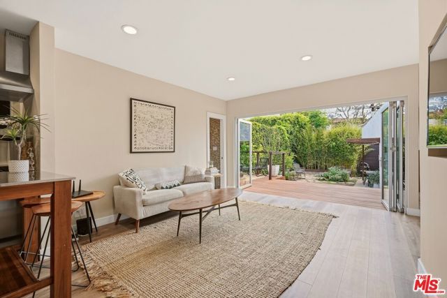 860 S Mullen Avenue, Los Angeles, CA 90005