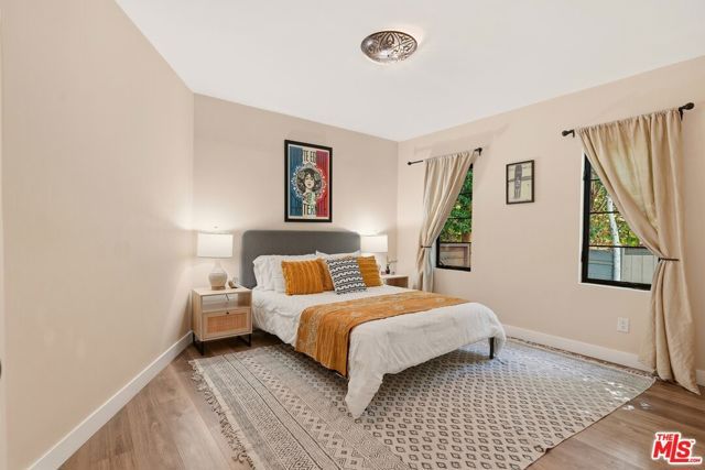 860 S Mullen Avenue, Los Angeles, CA 90005