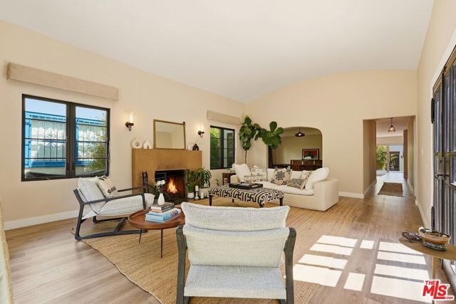 860 S Mullen Avenue, Los Angeles, CA 90005