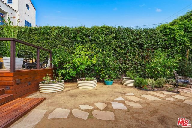 860 S Mullen Avenue, Los Angeles, CA 90005