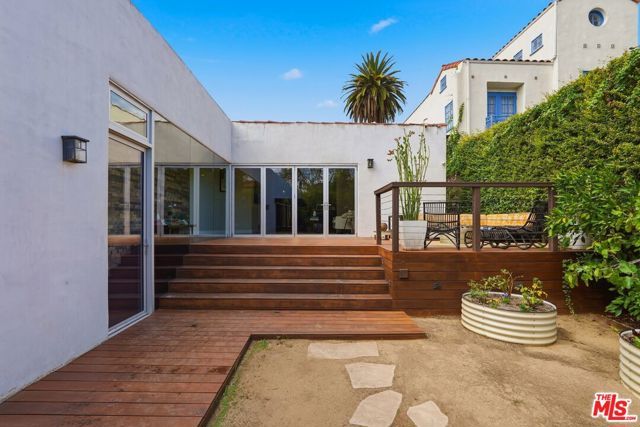 860 S Mullen Avenue, Los Angeles, CA 90005