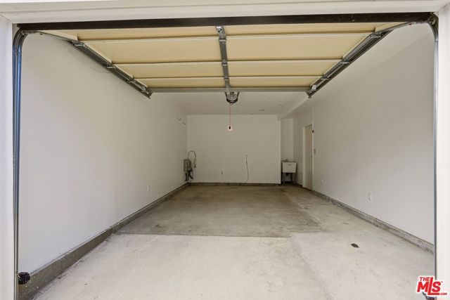 860 S Mullen Avenue, Los Angeles, CA 90005