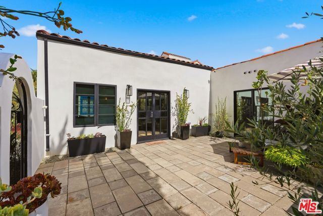 860 S Mullen Avenue, Los Angeles, CA 90005