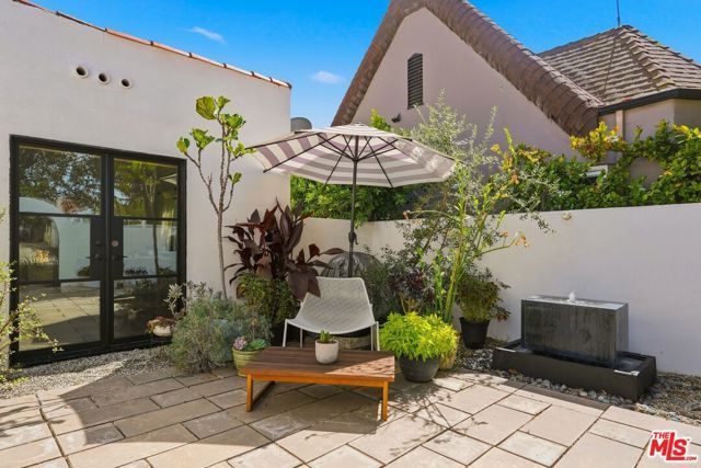860 S Mullen Avenue, Los Angeles, CA 90005
