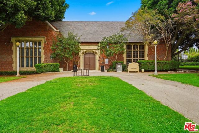 860 S Mullen Avenue, Los Angeles, CA 90005