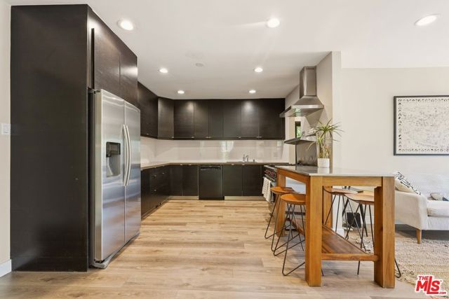 860 S Mullen Avenue, Los Angeles, CA 90005