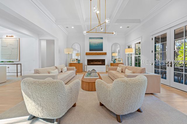 2 Foot Point Rd, Hilton Head Island, SC 29928