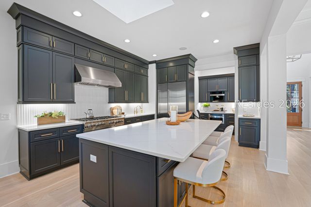 2 Foot Point Rd, Hilton Head Island, SC 29928