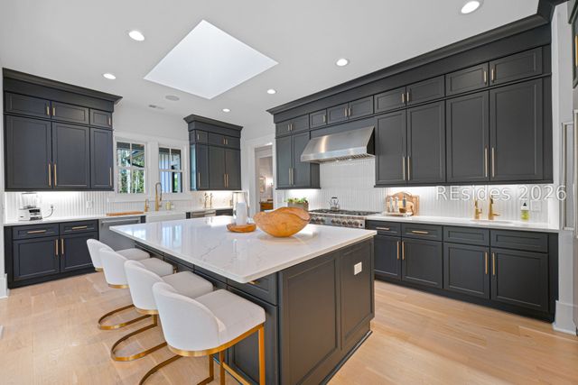 2 Foot Point Rd, Hilton Head Island, SC 29928