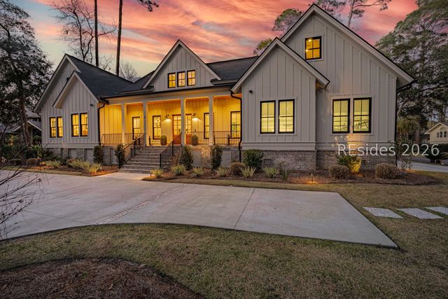 2 Foot Point Rd, Hilton Head Island, SC 29928