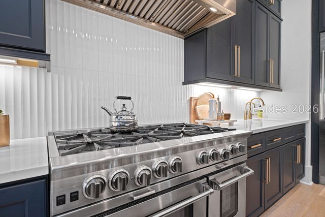 2 Foot Point Rd, Hilton Head Island, SC 29928