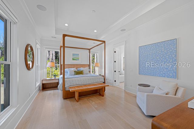 2 Foot Point Rd, Hilton Head Island, SC 29928