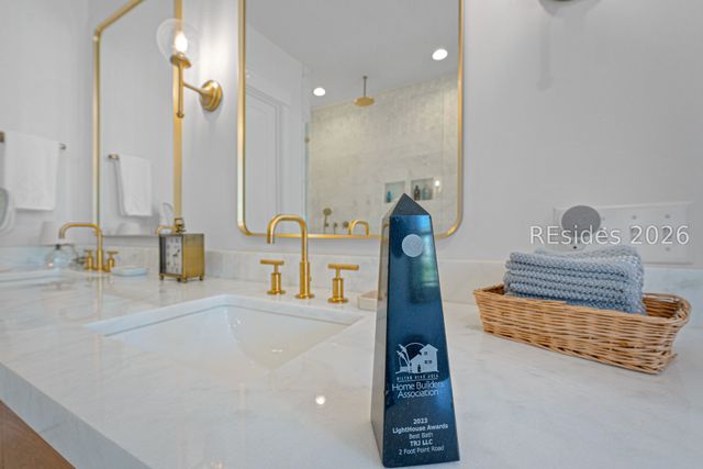 2 Foot Point Rd, Hilton Head Island, SC 29928