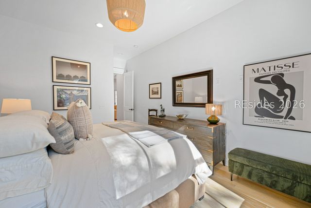 2 Foot Point Rd, Hilton Head Island, SC 29928