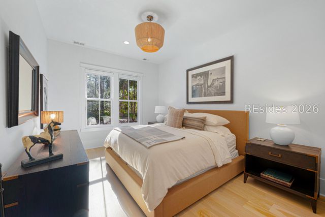 2 Foot Point Rd, Hilton Head Island, SC 29928