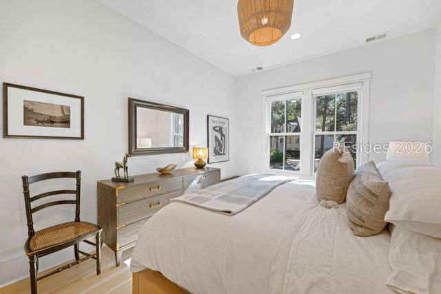 2 Foot Point Rd, Hilton Head Island, SC 29928