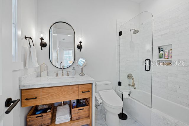 2 Foot Point Rd, Hilton Head Island, SC 29928