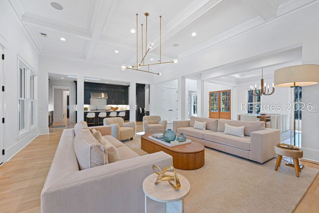 2 Foot Point Rd, Hilton Head Island, SC 29928