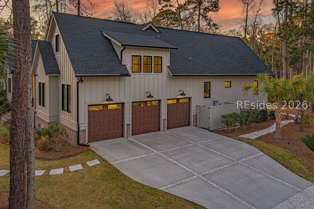 2 Foot Point Rd, Hilton Head Island, SC 29928