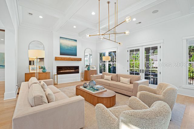 2 Foot Point Rd, Hilton Head Island, SC 29928