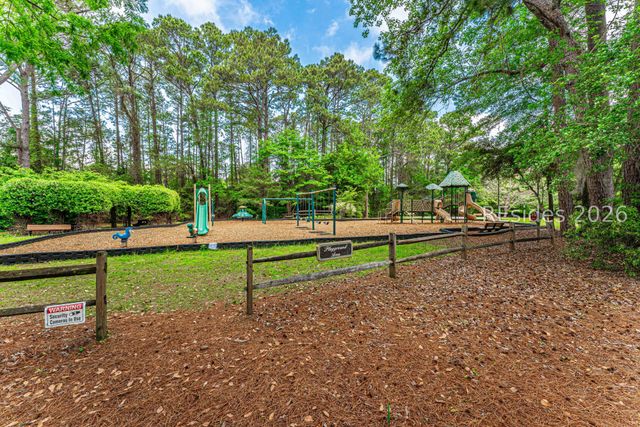 2 Foot Point Rd, Hilton Head Island, SC 29928