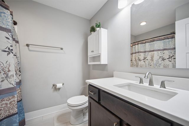 340 NW 2nd Street, Earlham, IA 50072