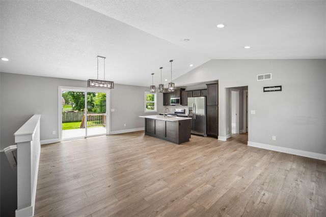 340 NW 2nd Street, Earlham, IA 50072