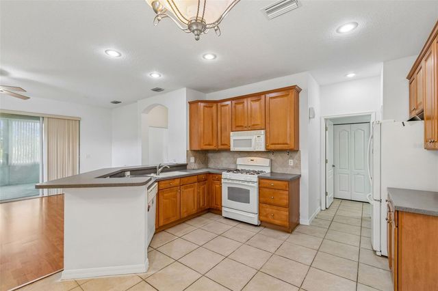 1105 JAMESON GREENS DRIVE 1105, Sun City Center, FL 33573