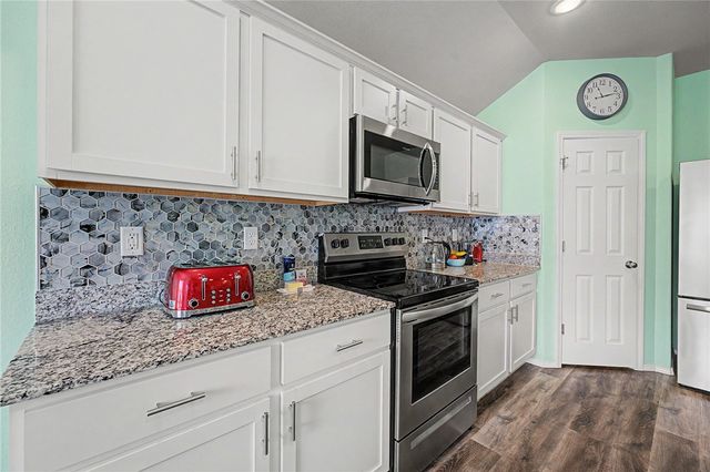 519 Woodcreek Loop, Lowell, AR 72745