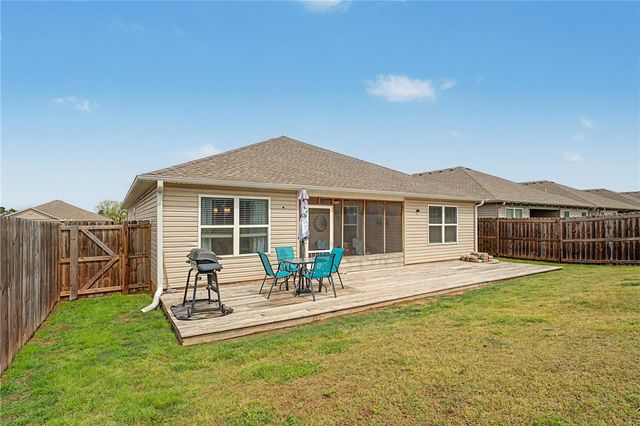 519 Woodcreek Loop, Lowell, AR 72745