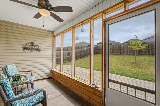 519 Woodcreek Loop, Lowell, AR 72745