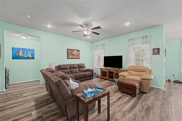 519 Woodcreek Loop, Lowell, AR 72745