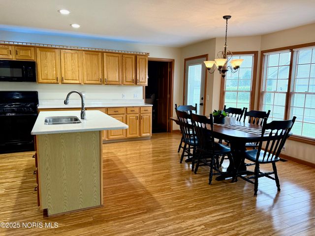 810 Greenview Avenue, Delta, OH 43515