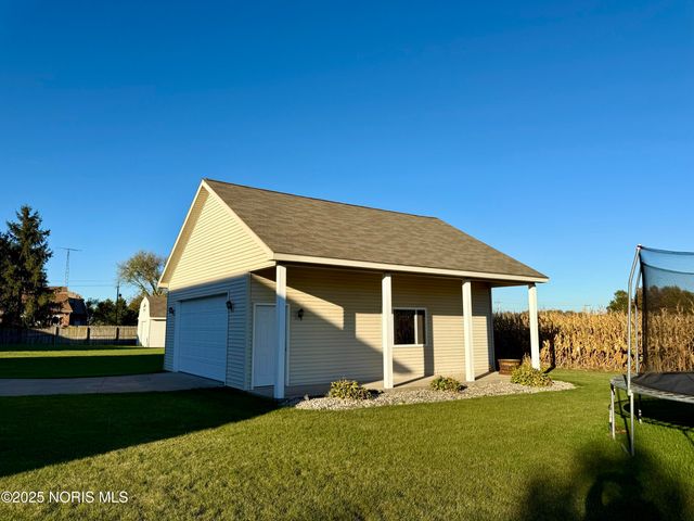 810 Greenview Avenue, Delta, OH 43515