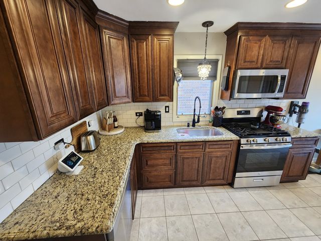 11134 S Sawyer Avenue, Chicago, IL 60655