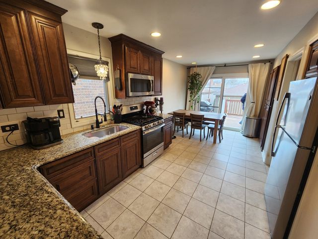 11134 S Sawyer Avenue, Chicago, IL 60655