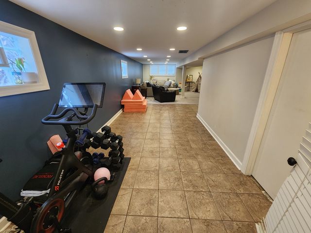 11134 S Sawyer Avenue, Chicago, IL 60655