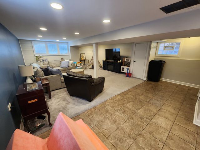 11134 S Sawyer Avenue, Chicago, IL 60655