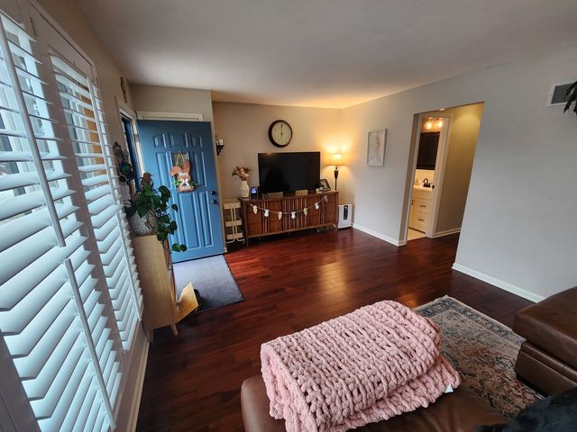 11134 S Sawyer Avenue, Chicago, IL 60655