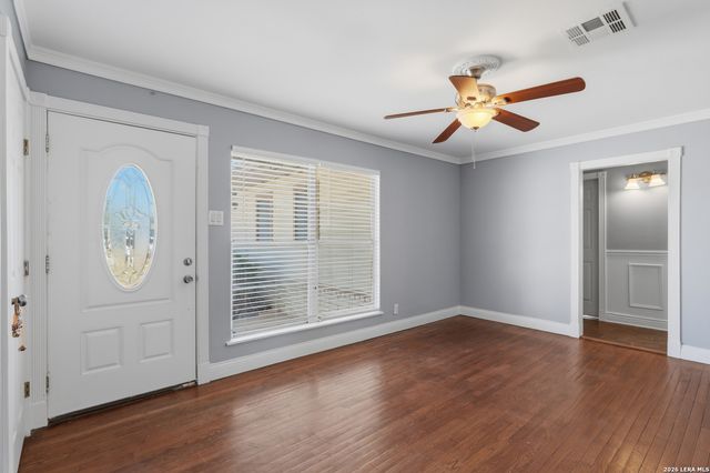 210 N Guilford Dr, San Antonio, TX 78217