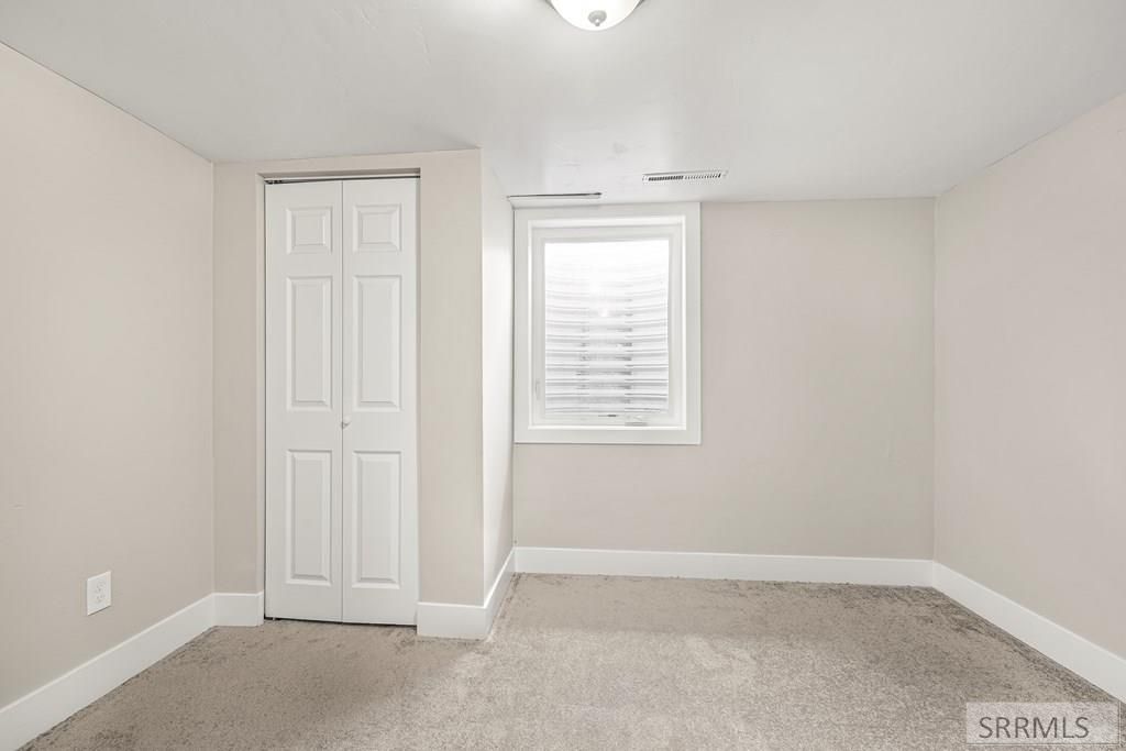 Image 16 of property listing at 2285 Curlew Drive, Ammon, ID 83406